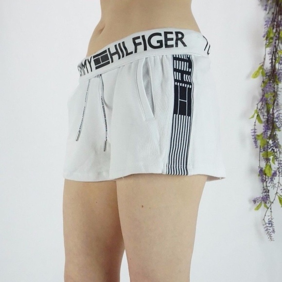 Tommy Hilfiger Pants - TOMMY HILFIGER SPORT White 100% Cotton Shorts sz L